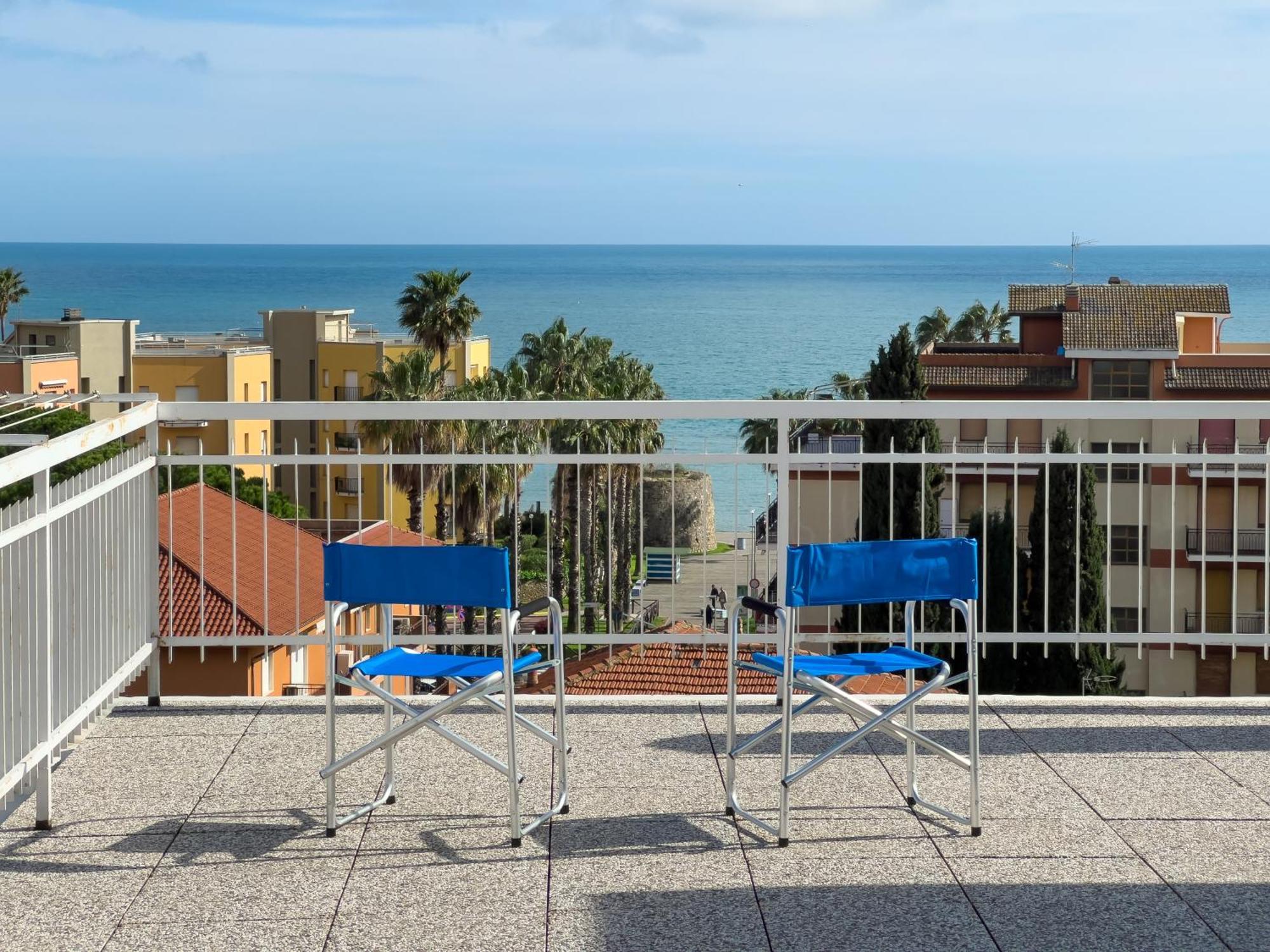 Casa Carlotta Apartment San Bartolomeo Al Mare Exterior photo
